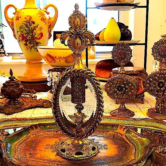 Stylebuilt Accessories - EUC- Vintage 24kt Plated Ormolu-Style Filigree Perfume Potion Bottle w/Dauber